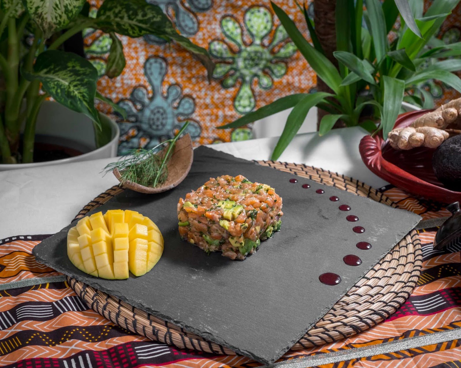 Tartare de saumon à la mangue et avocat