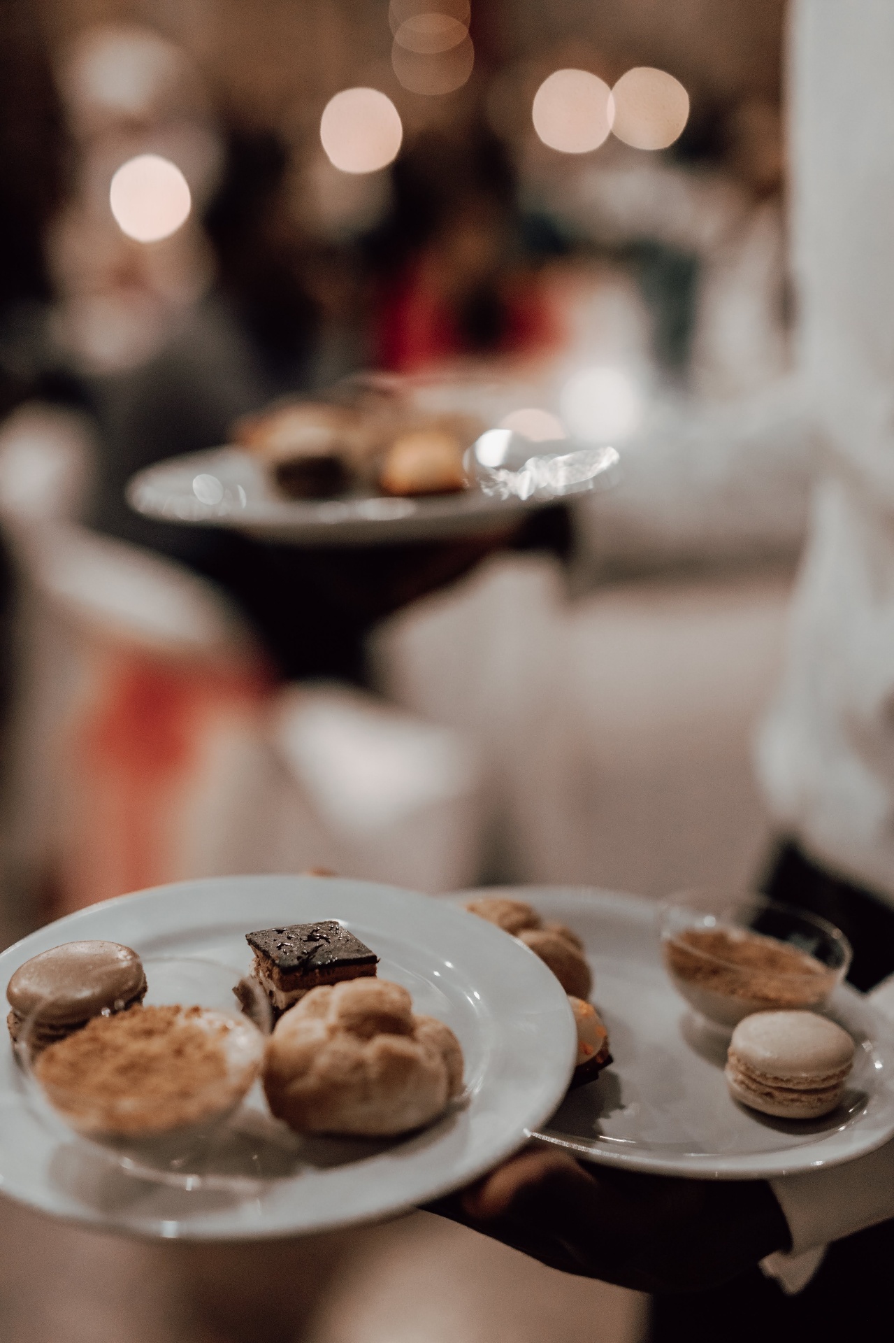 Mignardises et macarons en fin de repas